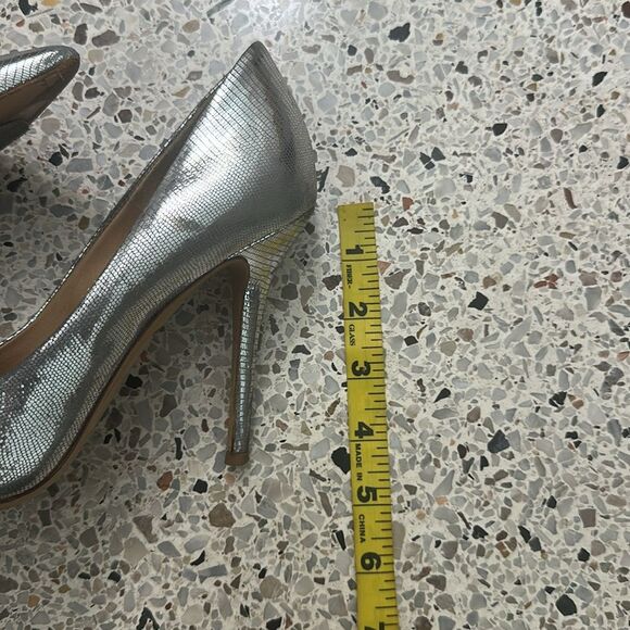 Salvatore Ferragamo silver metallic heels pumps 8.5 - Picture 4 of 9